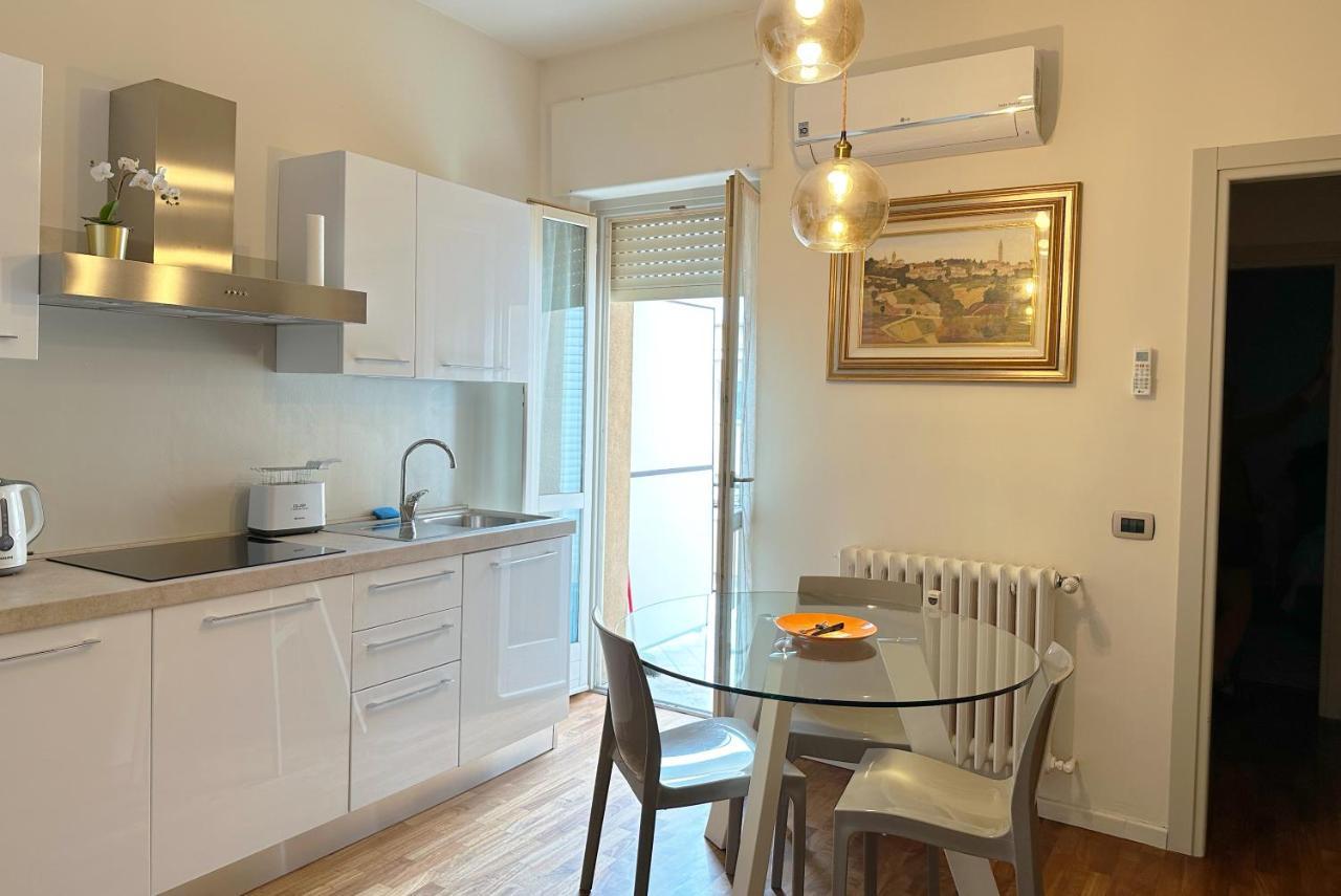 La Casa Di Paola E Betti Apartman Alba Kültér fotó