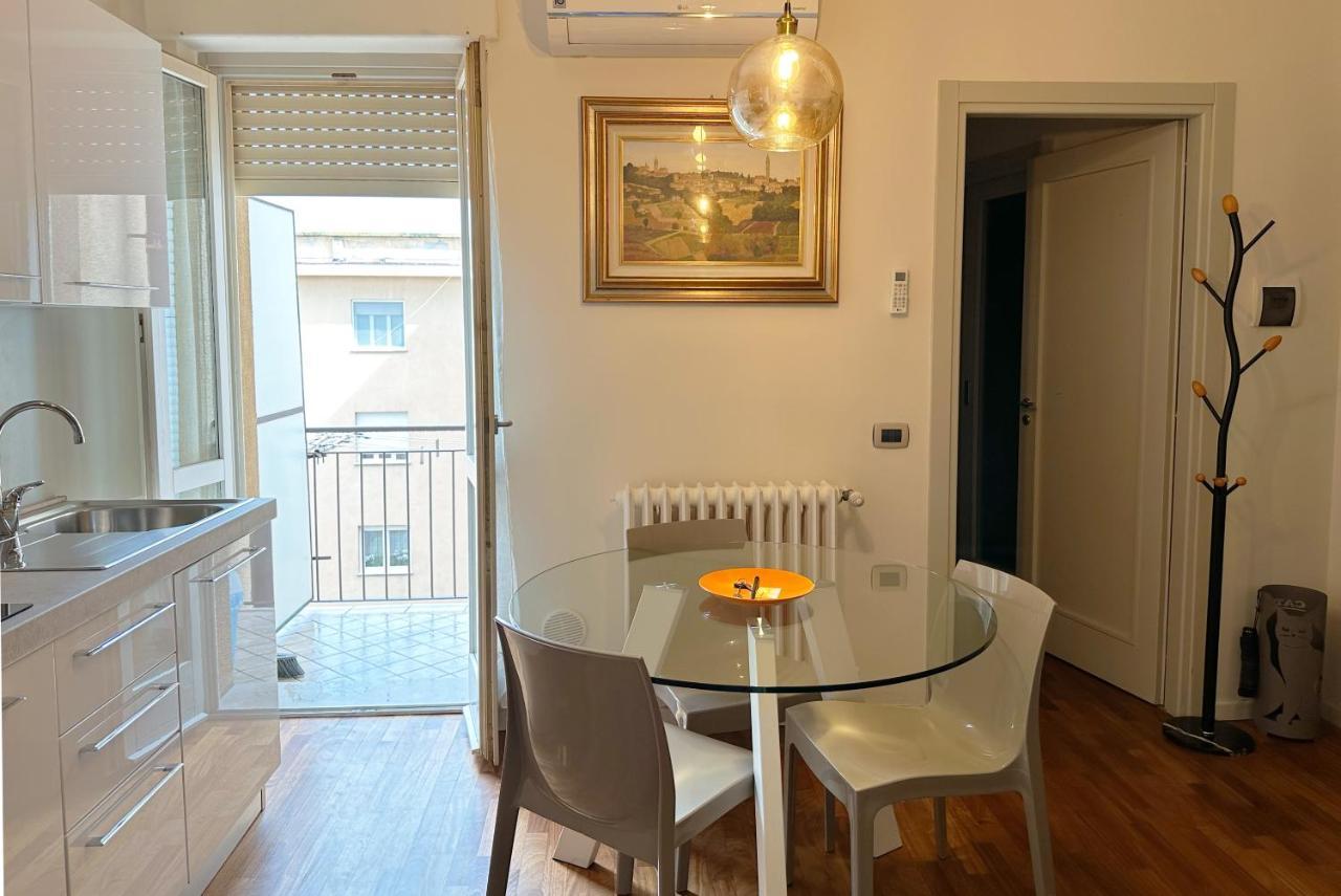 La Casa Di Paola E Betti Apartman Alba Kültér fotó