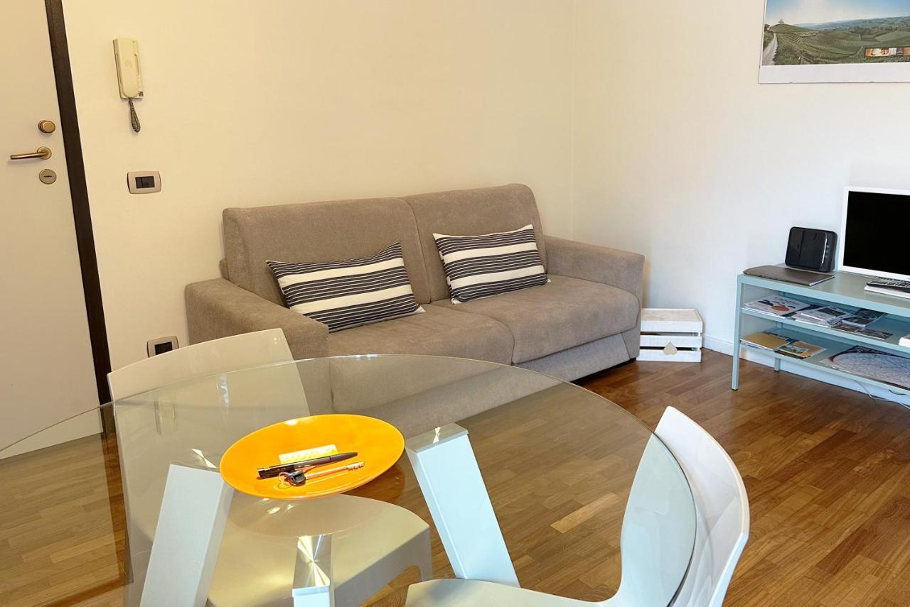La Casa Di Paola E Betti Apartman Alba Kültér fotó
